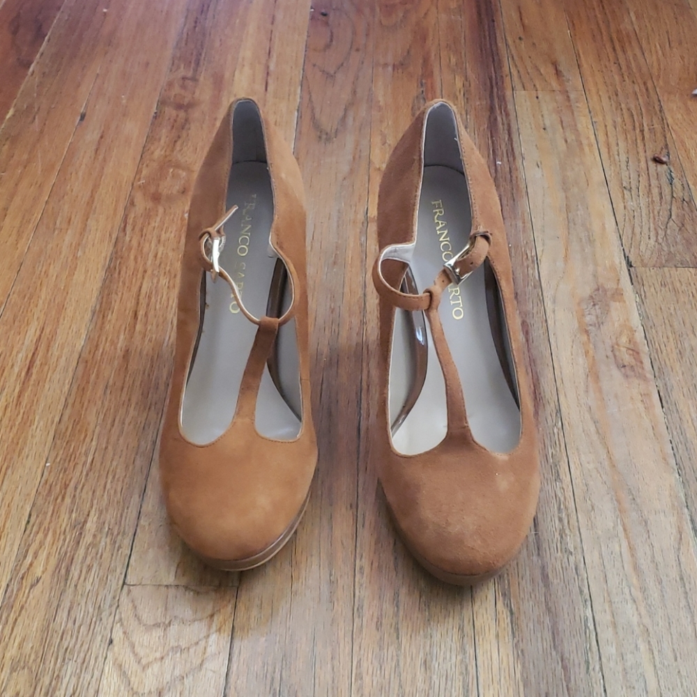 Mid mod suede heels